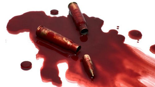 кровь убитого на полу