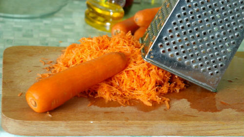 тереть морковь