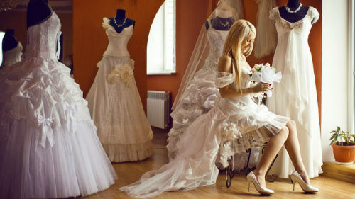 к чему снится примерять рваное свадебное платье незамужней