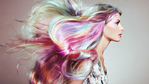 видеть свои волосы разноцветными