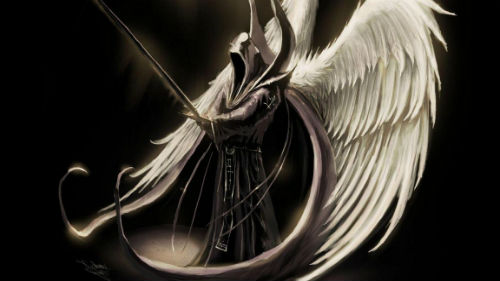 черный ангел с крыльями