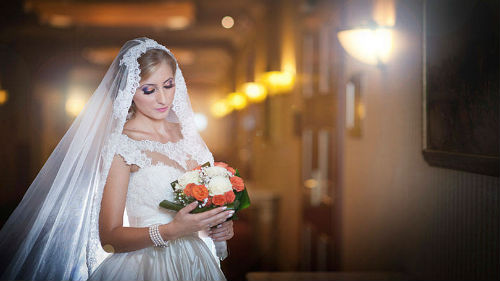 невеста в подвенечном наряде