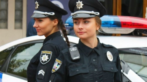 Национальная полиция Украины девушки. Полиция сна. Во сне увидеть полицейских что означает. К чему снится полицейский в форме
