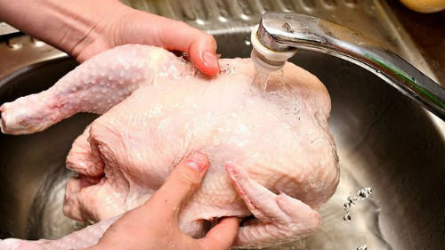 мыть курицу