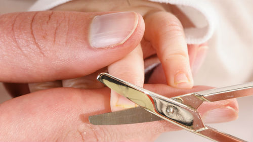 подстригать ногти ребенку