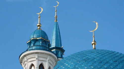 молиться в мечети
