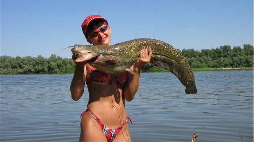 поймать рыбу женщине