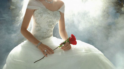 мерить свадебный наряд