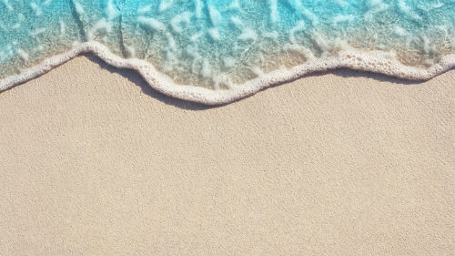 морская вода на песке