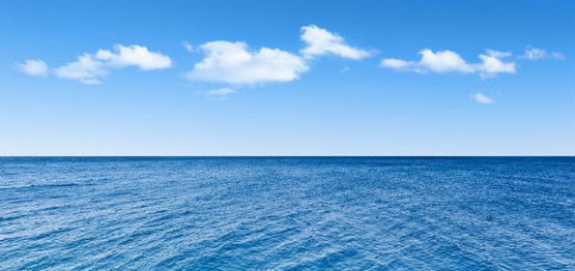 чистое голубое море